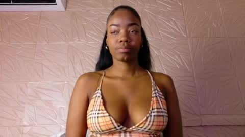 Snapshot of nina_bae_ chatting on 6, 6, 2026 nina_bae_ online show from 6, 6, 2026