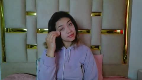 Nina Carther online show from 5, 12, 2025