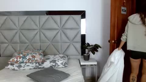  Nina  online show from 15, 12, 2024