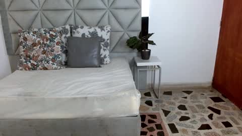  Nina  online show from 20, 12, 2024