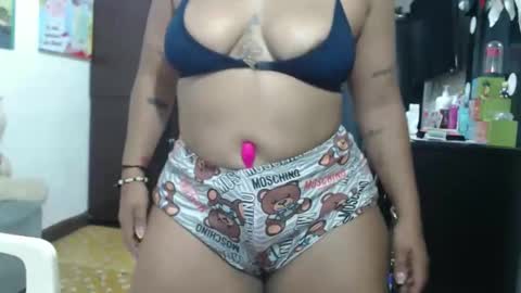 Ninapalmer online show from 19, 4, 2026