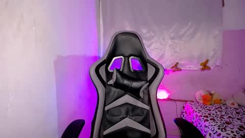 ninatinydoll1 online show from 27, 9, 2025