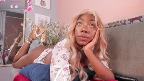 NINI  online show from 15, 12, 2024