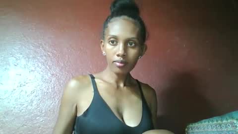 ninie246746 online show from 24, 2, 2025