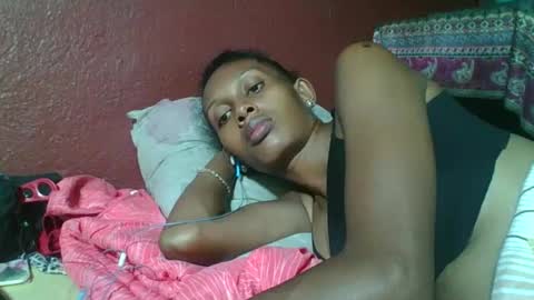 ninie246746 online show from 25, 2, 2025