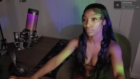 NIVIA WOLFE online show from 11, 6, 2026
