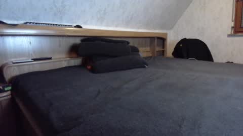 nixan85 online show from 2, 2, 2025