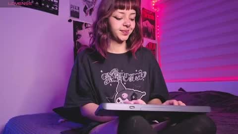 Snapshot of nixxi_ chatting on 27, 7, 2026 nix online show from 27, 7, 2026
