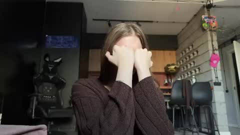 Tears Lora online show from 17, 5, 2026
