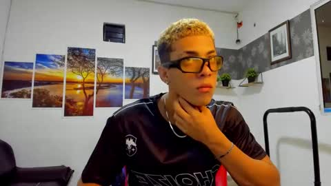 noah_flynn1 online show from 7, 11, 2025