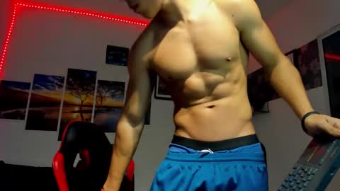 noah_flynn1 online show from 1, 12, 2025