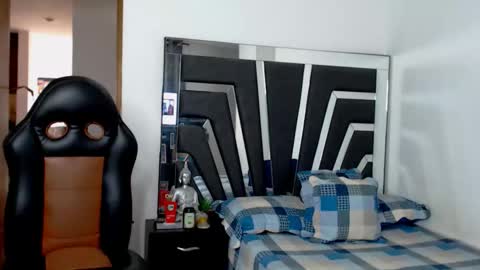 Snapshot of noah_harris01 chatting on 19, 2, 2026 Noah Harris01 online show from 19, 2, 2026