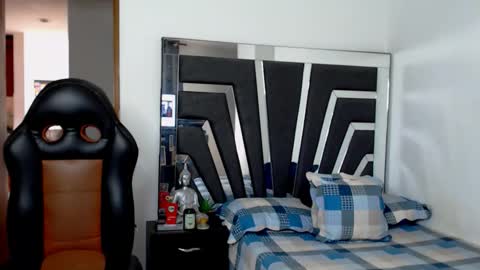 Snapshot of noah_harris01 chatting on 2, 3, 2026 Noah Harris01 online show from 2, 3, 2026