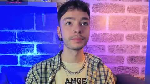 Snapshot of noah_ricci_ chatting on 25, 9, 2025 online show from 25, 9, 2025