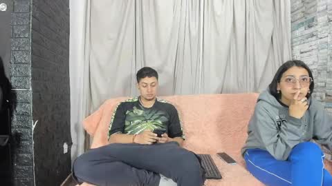 Noahandbunny online show from 4, 5, 2026