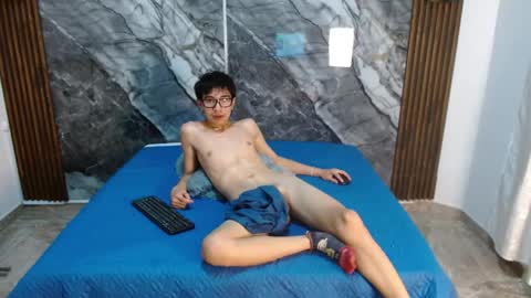 Snapshot of noahwalker__ chatting on 20, 4, 2026 online show from 20, 4, 2026