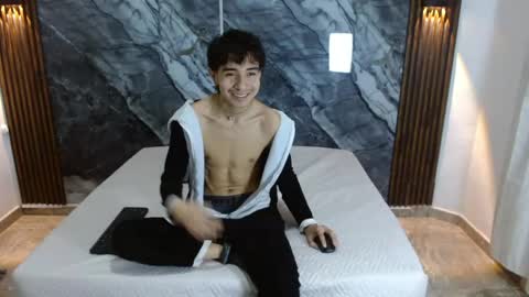 Snapshot of noahwalker__ chatting on 23, 4, 2026 online show from 23, 4, 2026