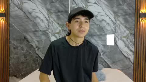 Snapshot of noahwalker__ chatting on 6, 5, 2026 online show from 6, 5, 2026