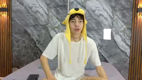 Snapshot of noahwalker__ chatting on 16, 5, 2026 online show from 16, 5, 2026