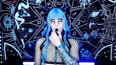 caroline online show from 9, 10, 2025