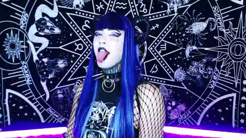 caroline online show from 16, 4, 2026