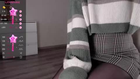 Snapshot of noelleneptune chatting on 12, 9, 2025 noelleneptune online show from 12, 9, 2025