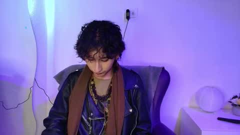 Snapshot of noidysis chatting on 10, 10, 2025 maxie online show from 10, 10, 2025