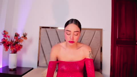 Nora Da Silva online show from 19, 12, 2024