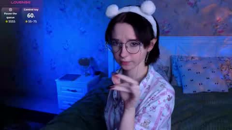 Snapshot of nora_failure chatting on 4, 12, 2025 Nora Failure online show from 4, 12, 2025