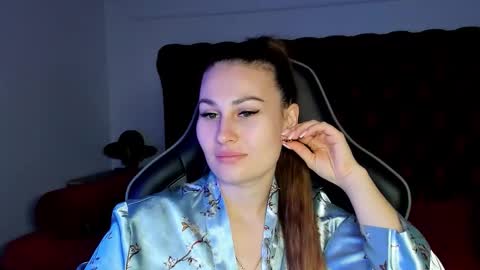 Snapshot of norafoxes chatting on 25, 11, 2025 NoraFoxes online show from 25, 11, 2025