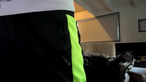 Snapshot of notsmallnotbigg chatting on 1, 2, 2025 notsmallnotbigg online show from 1, 2, 2025