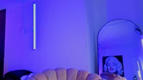 Nova Salvatore online show from 18, 3, 2026