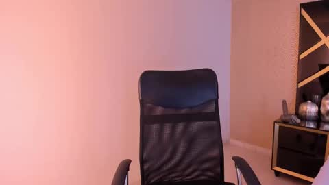 Snapshot of novabeaumont chatting on 20, 11, 2025 novabeaumont online show from 20, 11, 2025