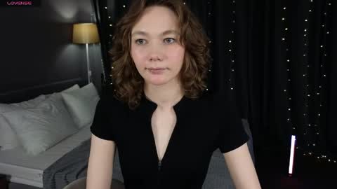 Snapshot of novaeva_ chatting on 6, 5, 2026 Eva online show from 6, 5, 2026