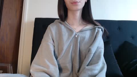 Snapshot of novafrey chatting on 17, 12, 2024 Olivia online show from 17, 12, 2024