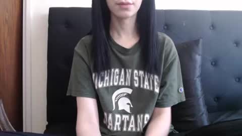 Olivia online show from 4, 12, 2025