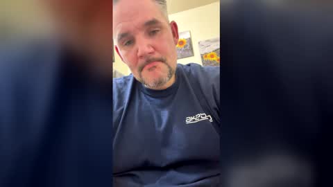 Snapshot of nre321985 chatting on 17, 3, 2026 nre321985 online show from 17, 3, 2026