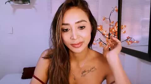 Nycole online show from 25, 11, 2025