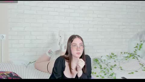 Snapshot of nymphalean chatting on 5, 11, 2025 Kat online show from 5, 11, 2025