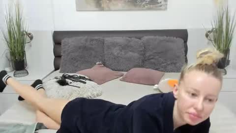 Snapshot of nyokoanya11 chatting on 27, 10, 2025 NyokoAnya online show from 27, 10, 2025