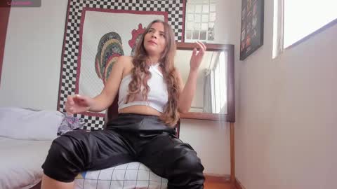 Laura nyu online show from 16, 12, 2024