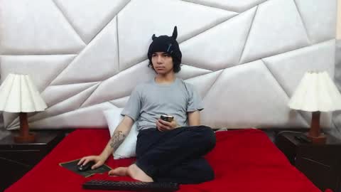 nyx_and_arian online show from 1, 4, 2026