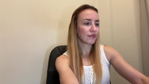 Snapshot of nyxelia_ chatting on 30, 4, 2026 Anastasia online show from 30, 4, 2026
