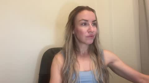 Snapshot of nyxelia_ chatting on 11, 5, 2026 Anastasia online show from 11, 5, 2026