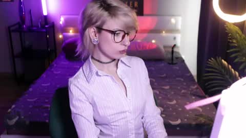 Snapshot of obedientt_ chatting on 24, 4, 2026 Moonlight online show from 24, 4, 2026