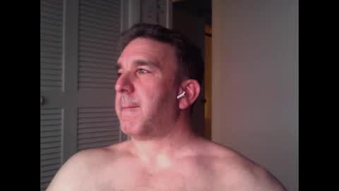 Snapshot of oceanmanx chatting on 10, 5, 2026 Ocean online show from 10, 5, 2026