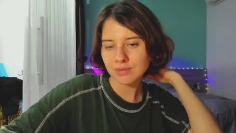 Evie online show from 1, 1, 2025