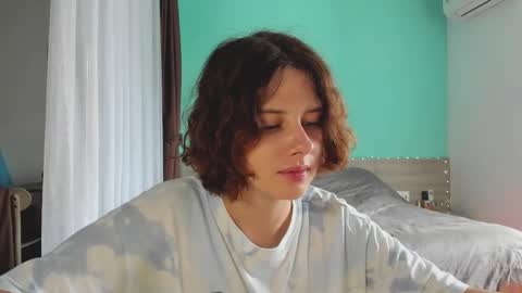 Evie online show from 4, 1, 2025