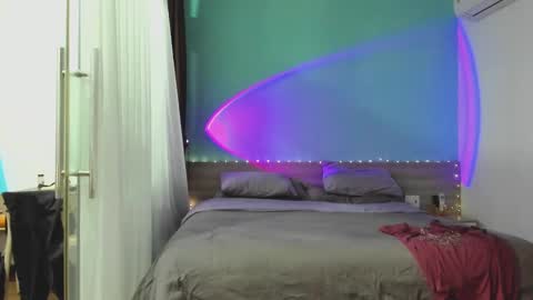 Evie online show from 21, 1, 2025