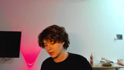 Evie online show from 7, 4, 2026